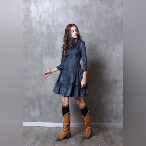 Elegant Blue Midi Dress - Picture 1 of 12